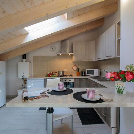 Silver Lake Apartment - Happy Rentals Angera Εξωτερικό φωτογραφία