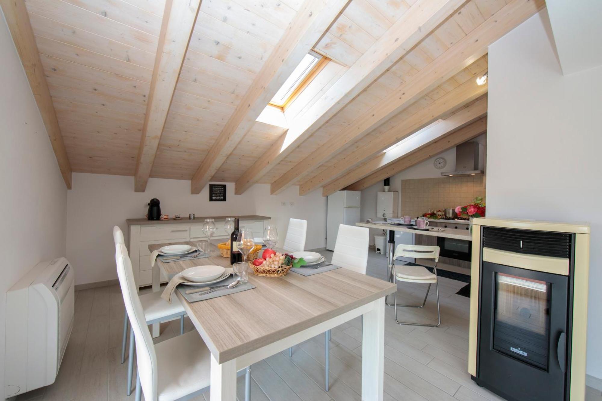 Silver Lake Apartment - Happy Rentals Angera Εξωτερικό φωτογραφία