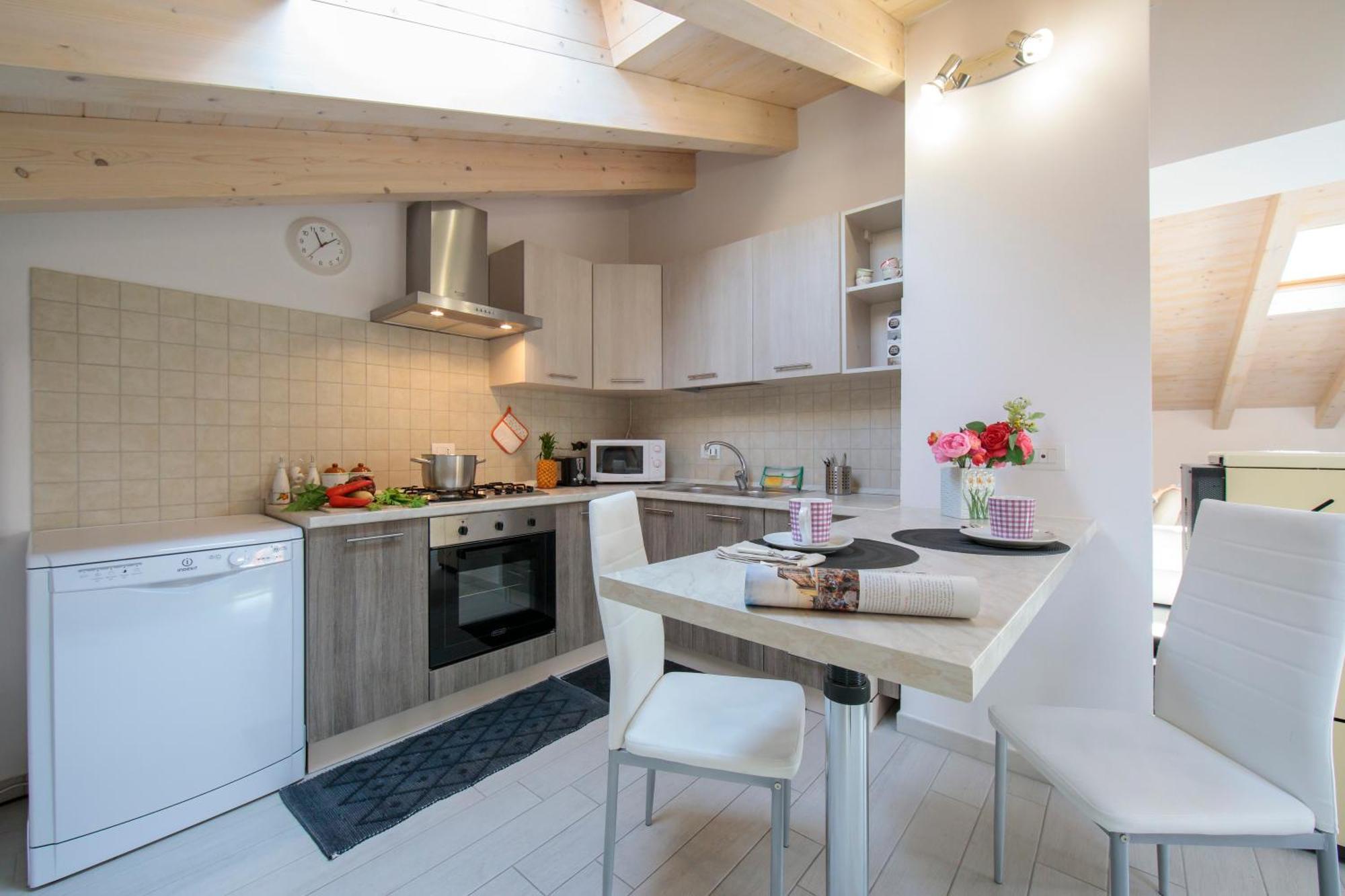 Silver Lake Apartment - Happy Rentals Angera Εξωτερικό φωτογραφία
